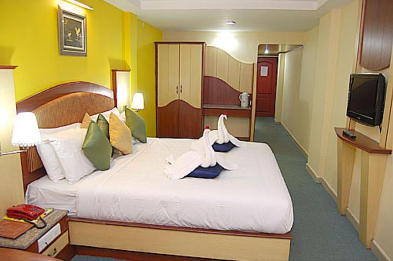 Hotel Ponmariresidency Udagamandalam Exterior foto